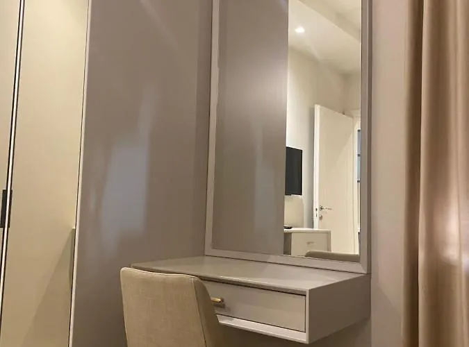 Comfort Apartament, Near The * Дуррес
