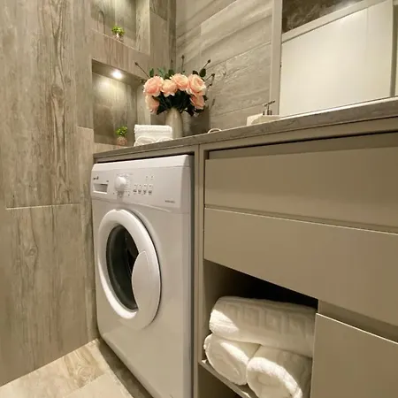 Comfort Apartament, Near The شقة