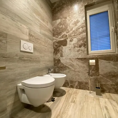 Comfort Apartament, Near The شقة *