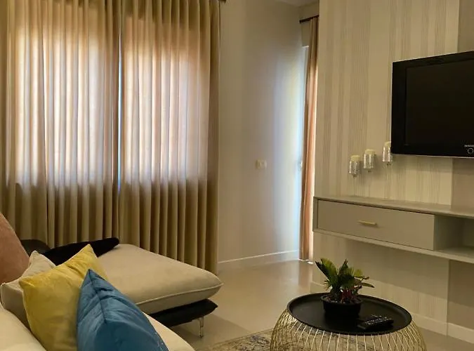 公寓 Comfort Apartament, Near The